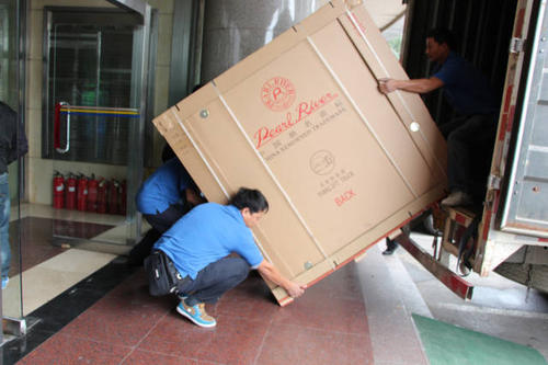 新盈镇钢琴贵重工艺品无忧运